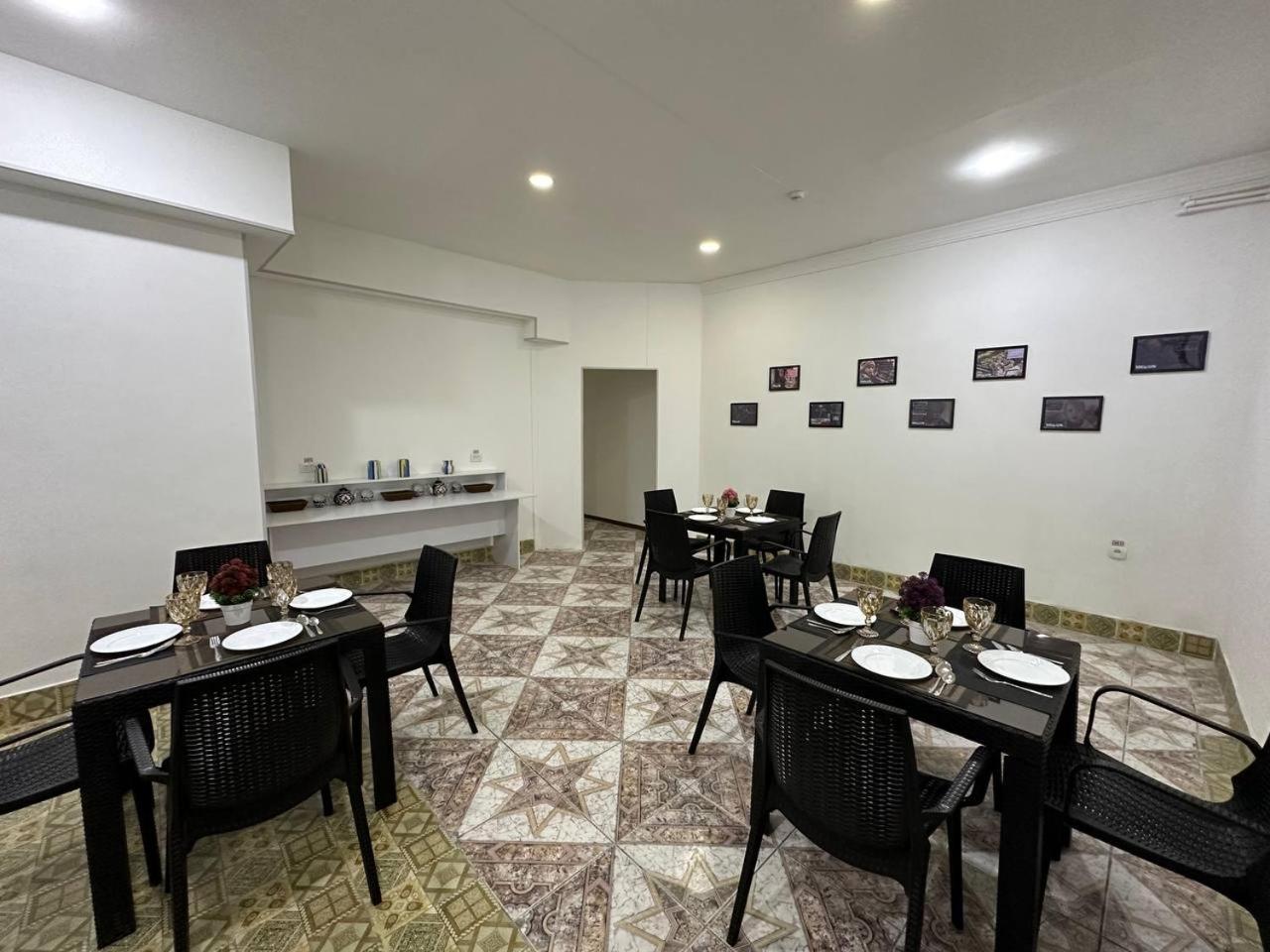 Home Alone Hotel Tashkent Bagian luar foto