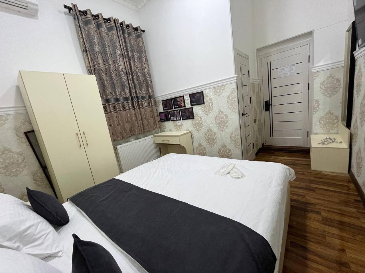 Home Alone Hotel Tashkent Bagian luar foto