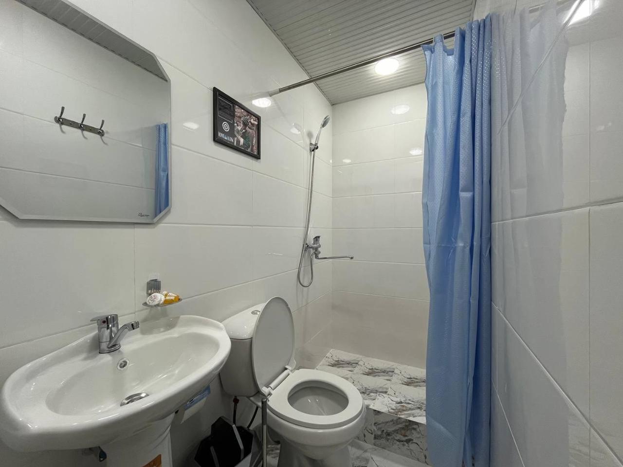 Home Alone Hotel Tashkent Bagian luar foto