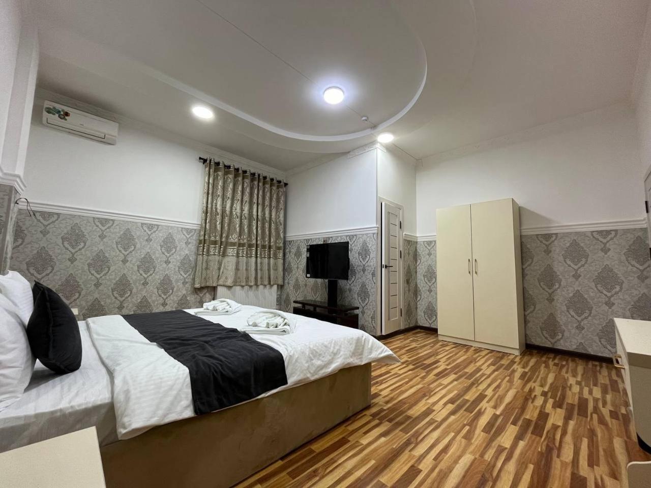 Home Alone Hotel Tashkent Bagian luar foto