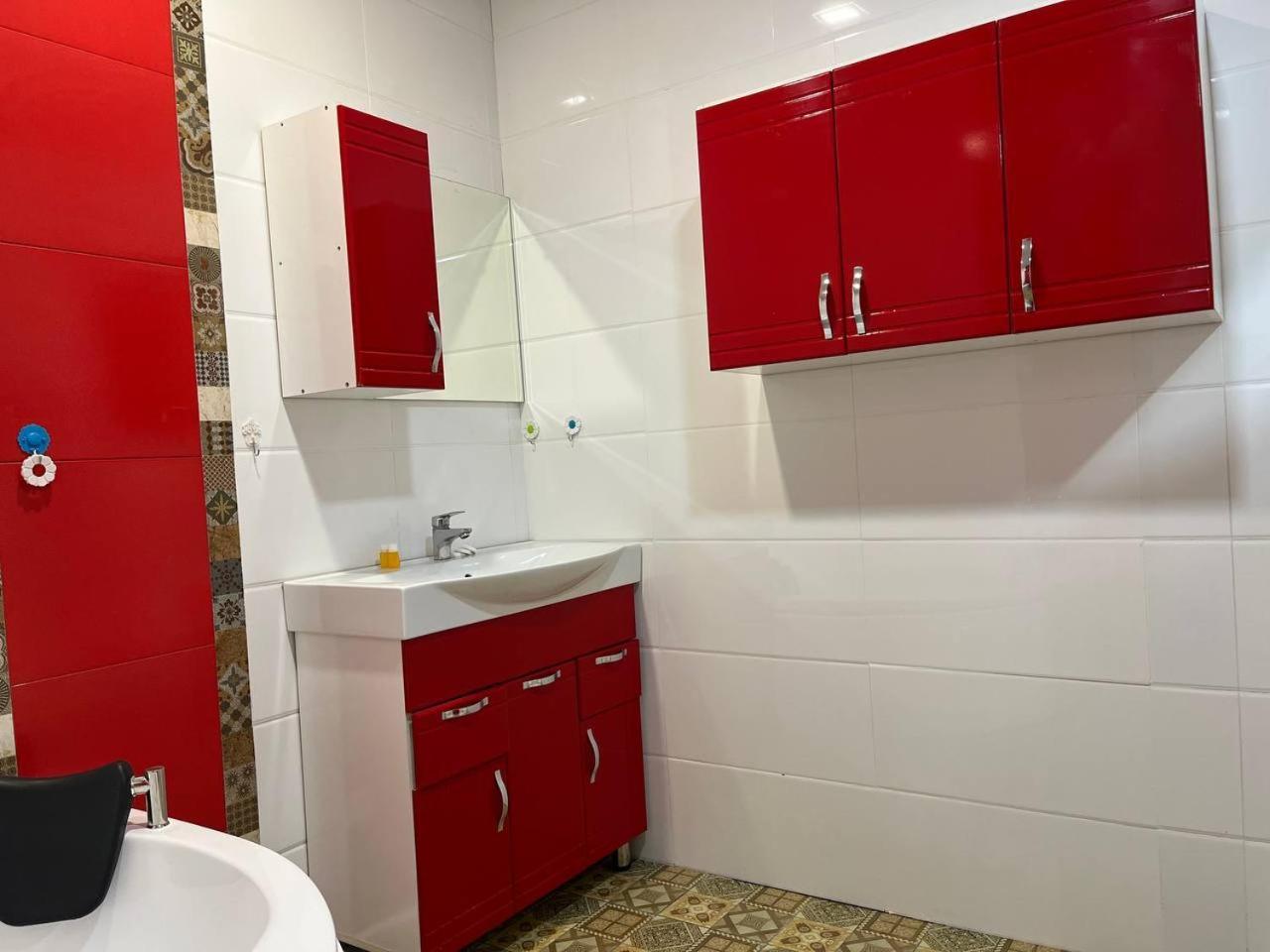 Home Alone Hotel Tashkent Bagian luar foto
