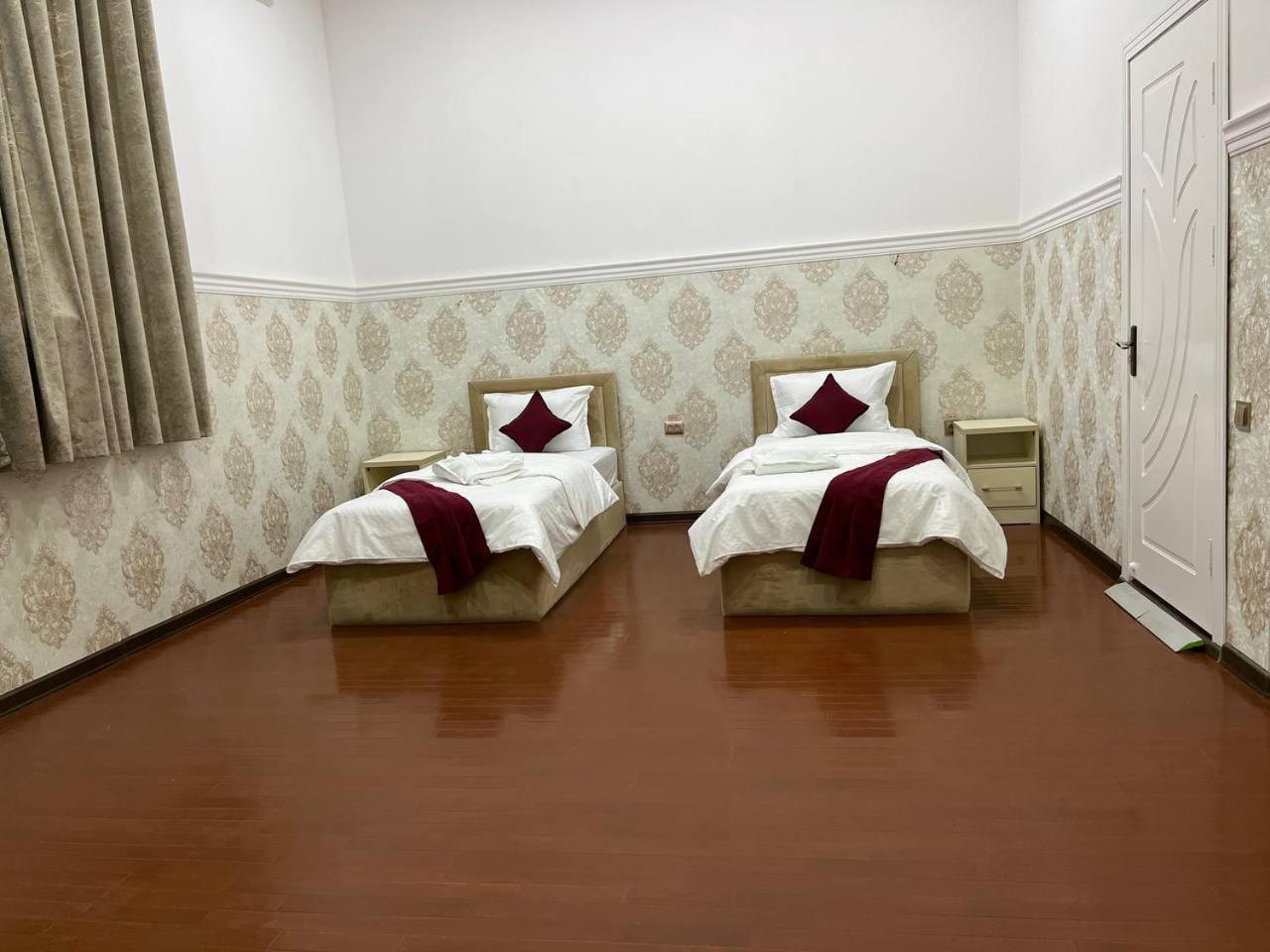 Home Alone Hotel Tashkent Bagian luar foto
