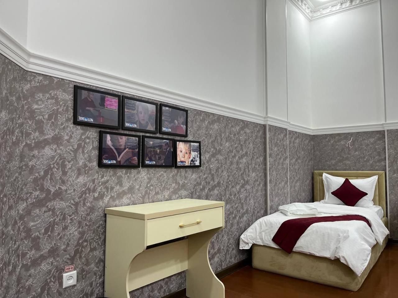 Home Alone Hotel Tashkent Bagian luar foto